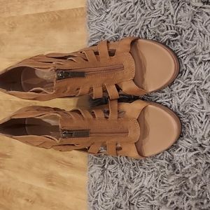 Harley Davidson Tan Heels